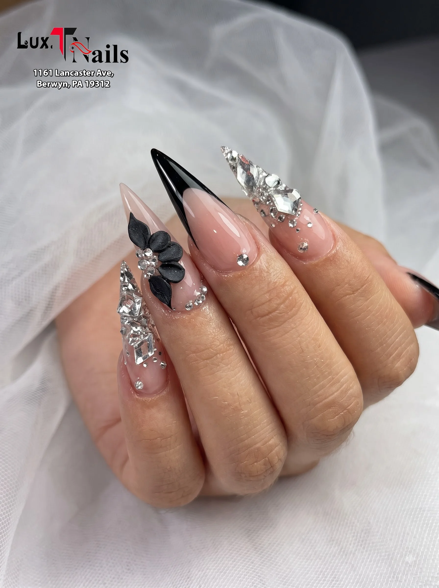  Lux.T Nails